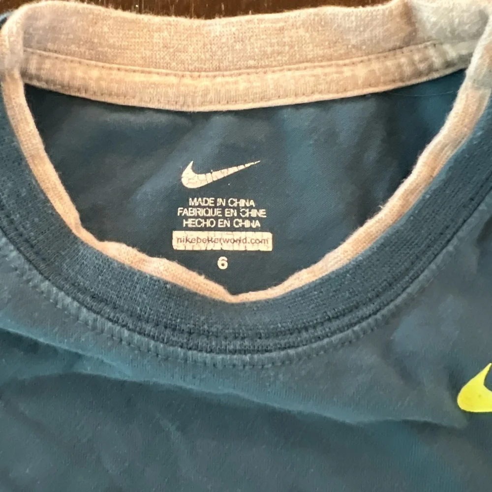 Nike Boys Long Sleeve Tee Basketball Theme Size 6